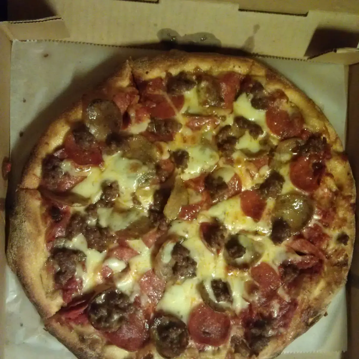 Hamburger Sausage Pepperoni Pizza