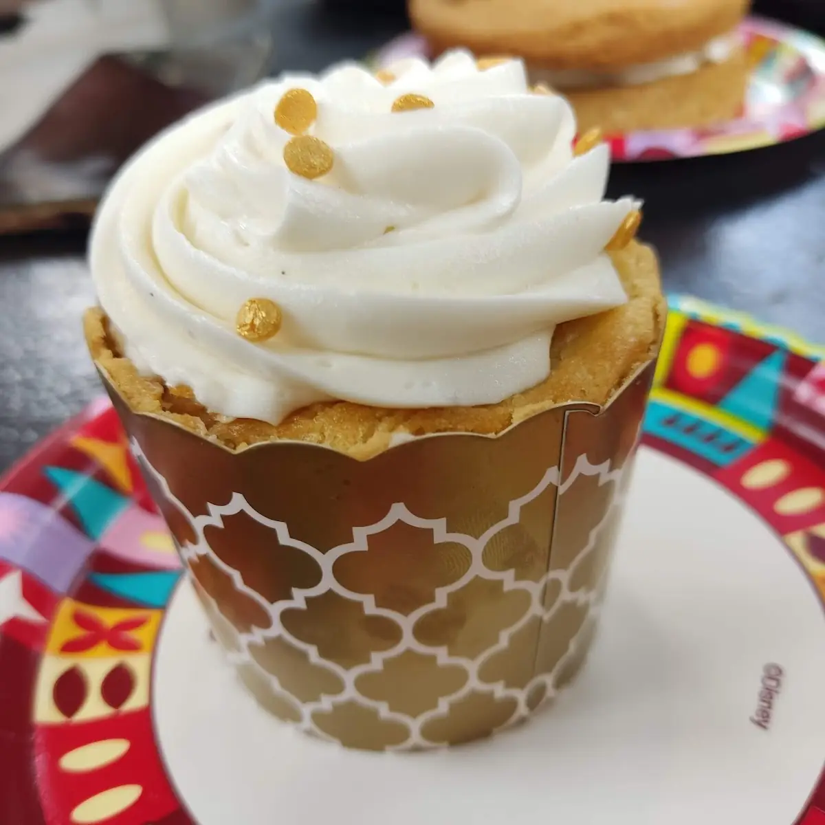 bb-8 Lemon Cupcake with Vanilla Buttercream