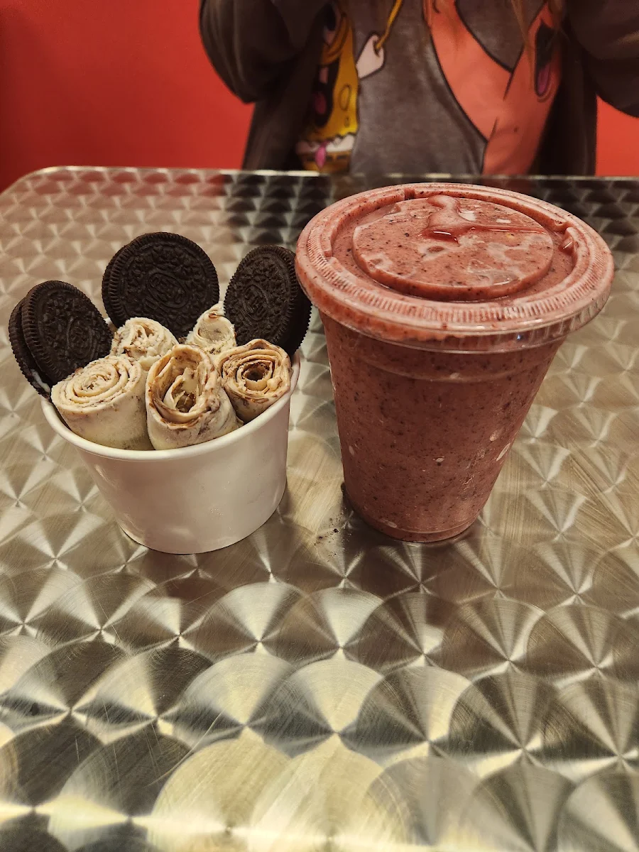 Oreo Cookie Roll Ice Cream