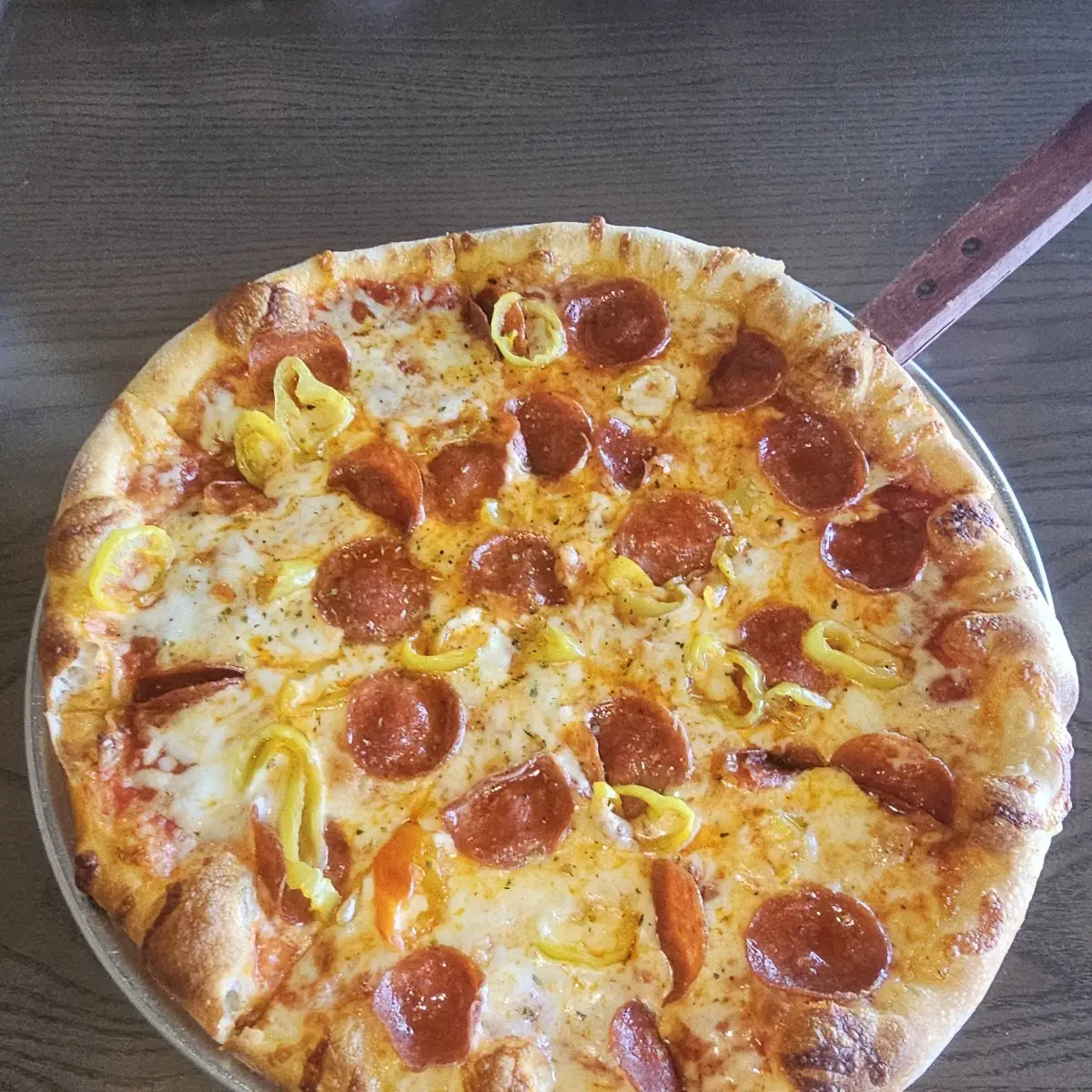 Pepperoni & Banana Peppers