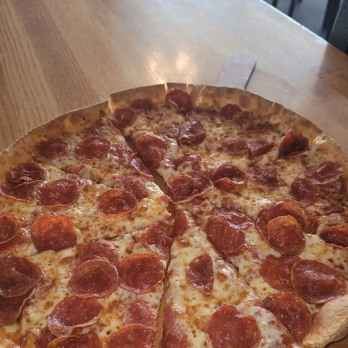 Hand Tossed Pepperoni Pizza