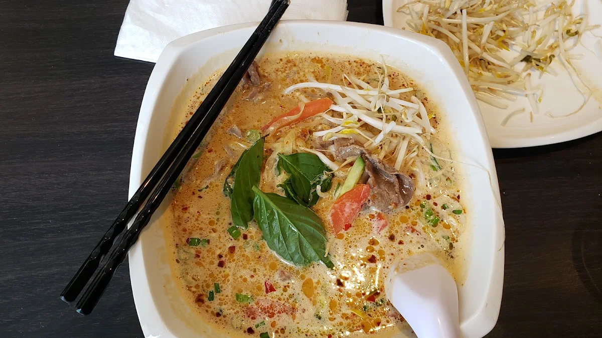 Satay Beef Pho, Noodle King