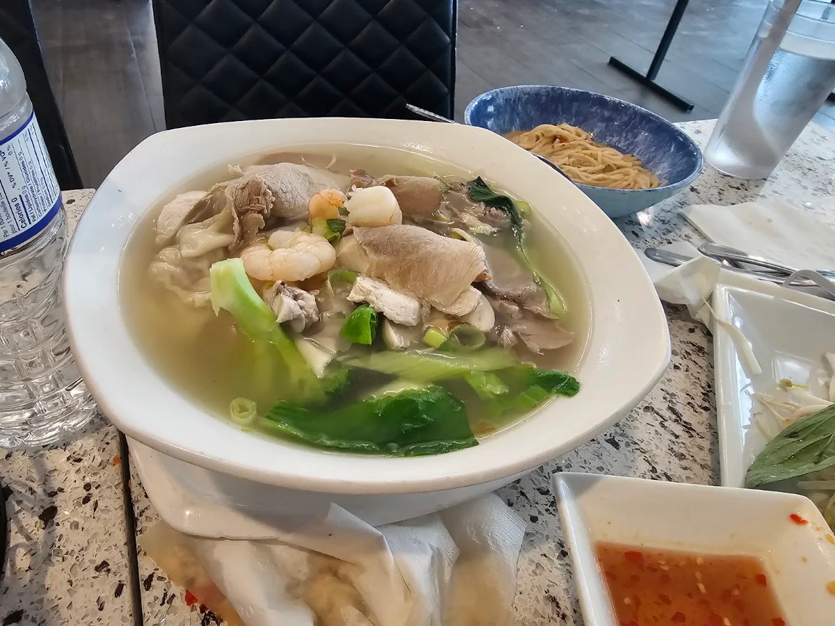 Wonton Soup, Noodle King