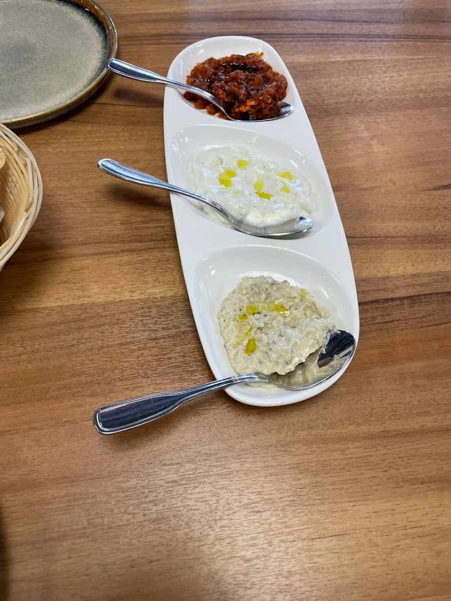 Bread & Dips