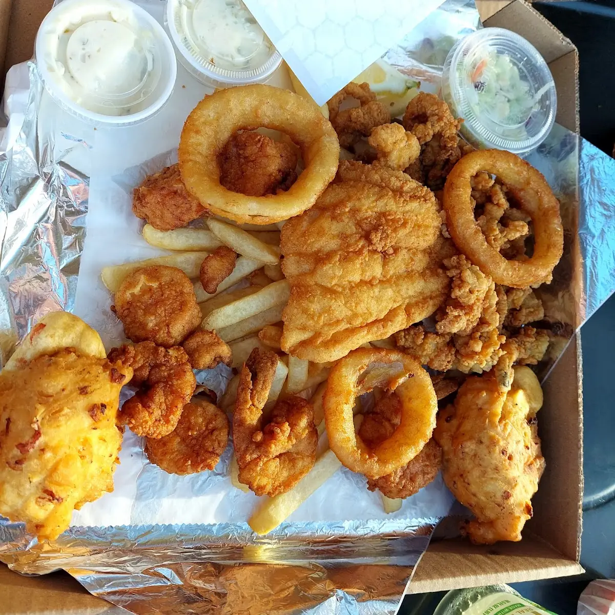 Seafood Platter with 2 Lobster Sliders