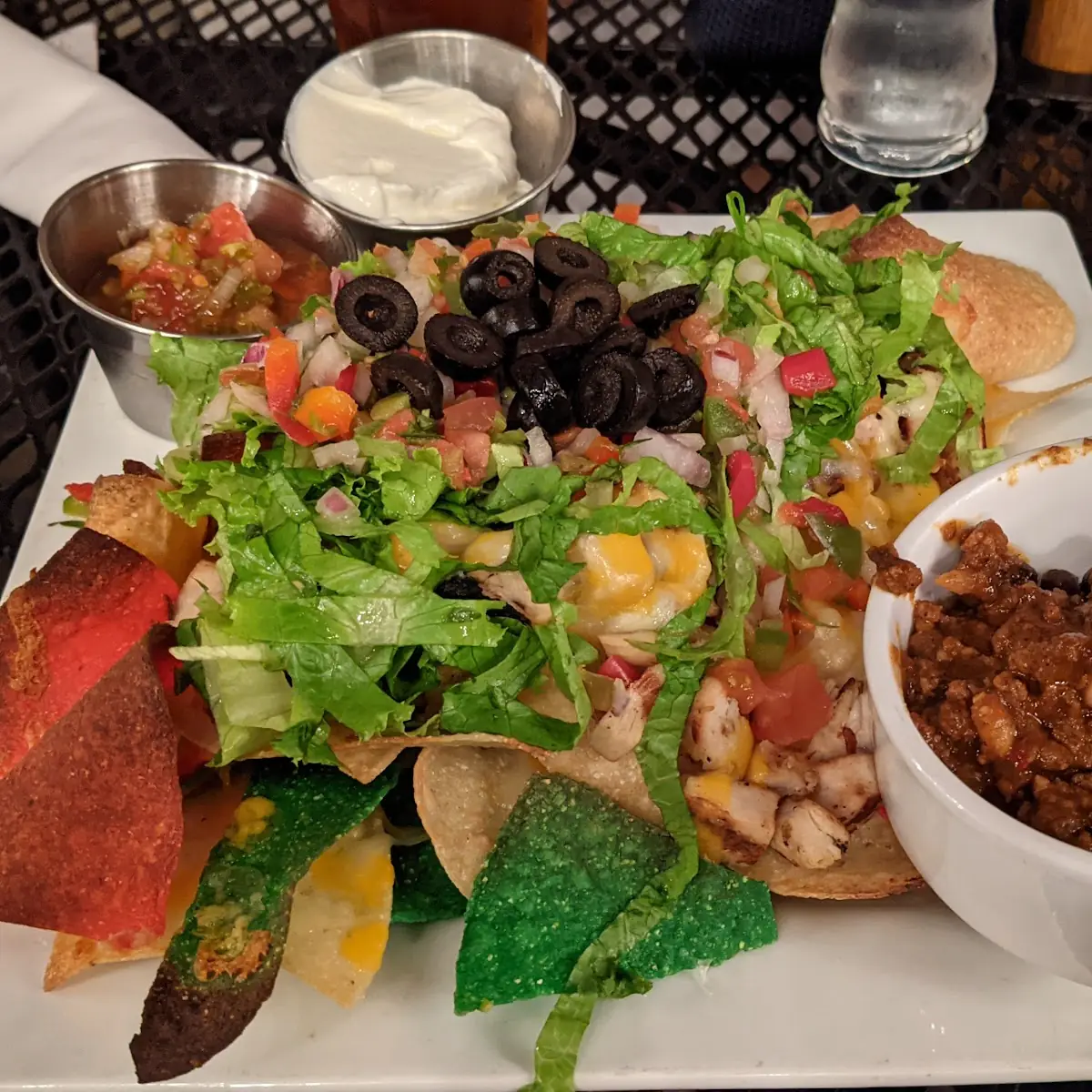 Super Nachos with Chicken and Chili