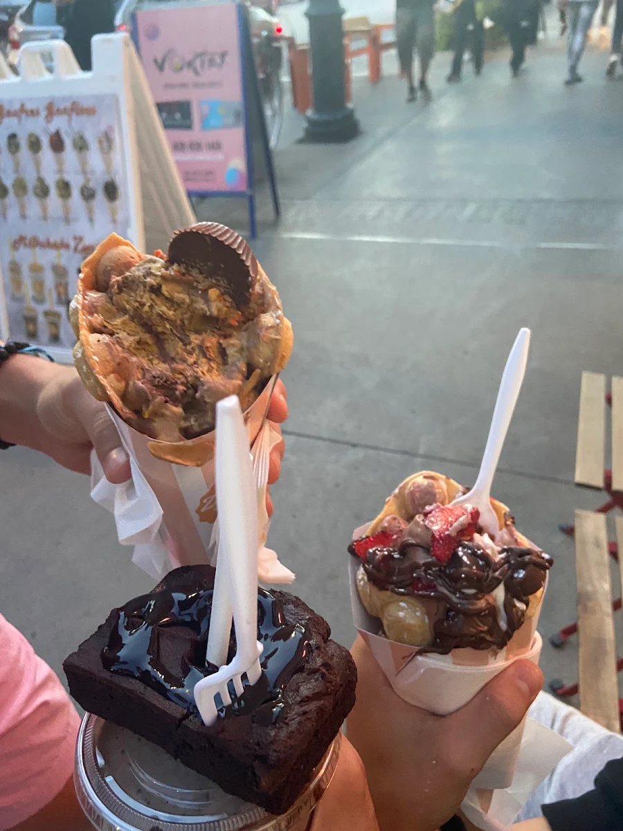 Reese’S Brownie and Strawberry Nutella Pizza, Zettis crémerie crêperie