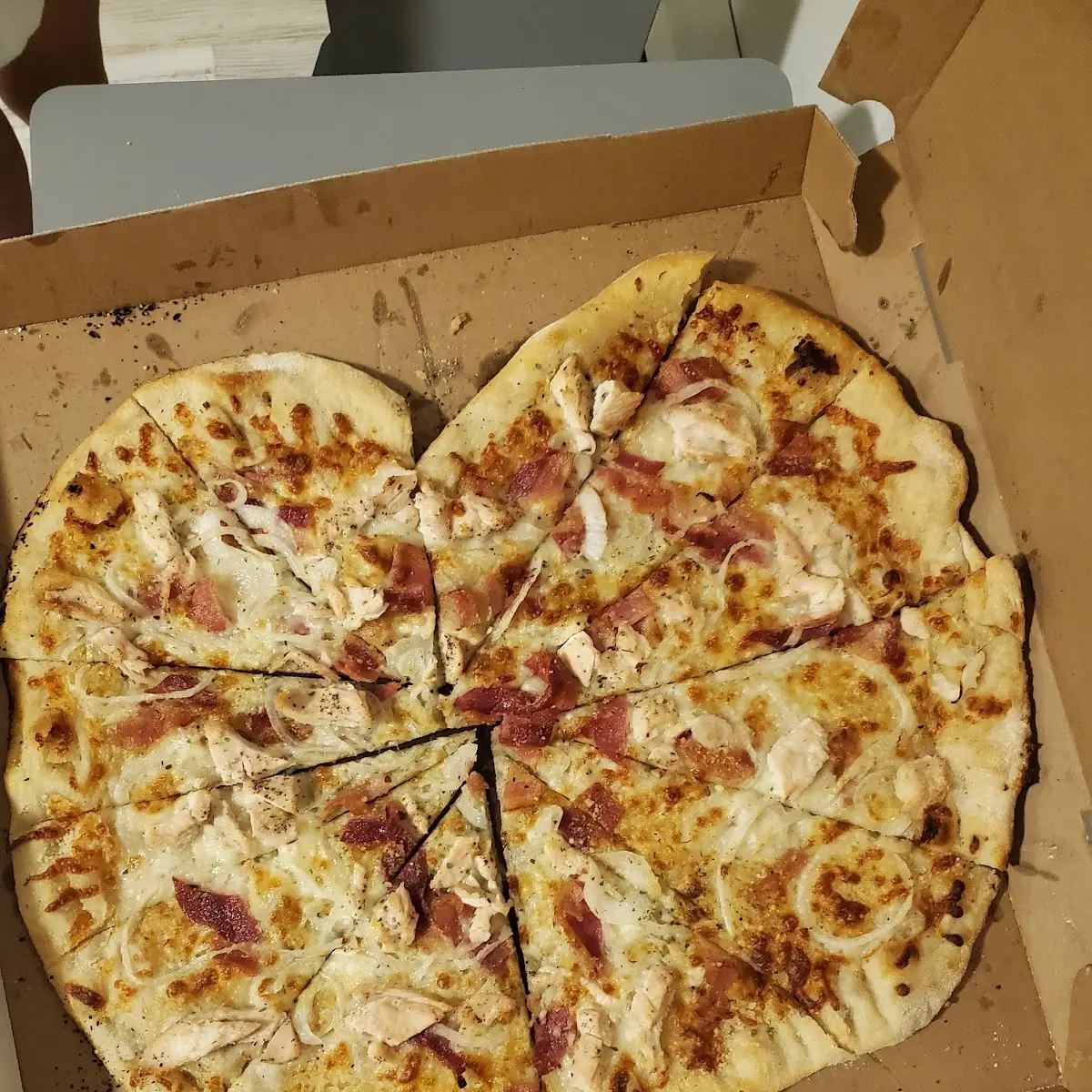 Grill Chicken Onion Garlic and Mozzarella Cheese