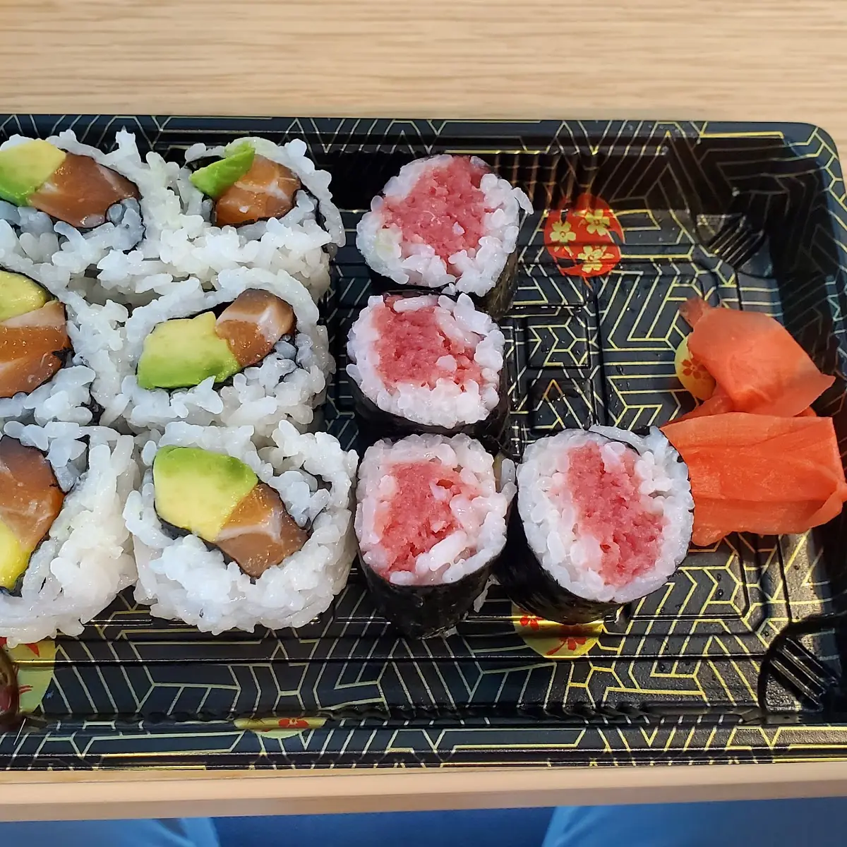 Eel Avocado Roll Tuna Combo