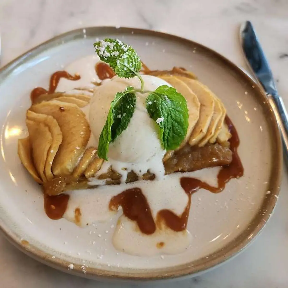 Tarte Fine Aux Pommes
