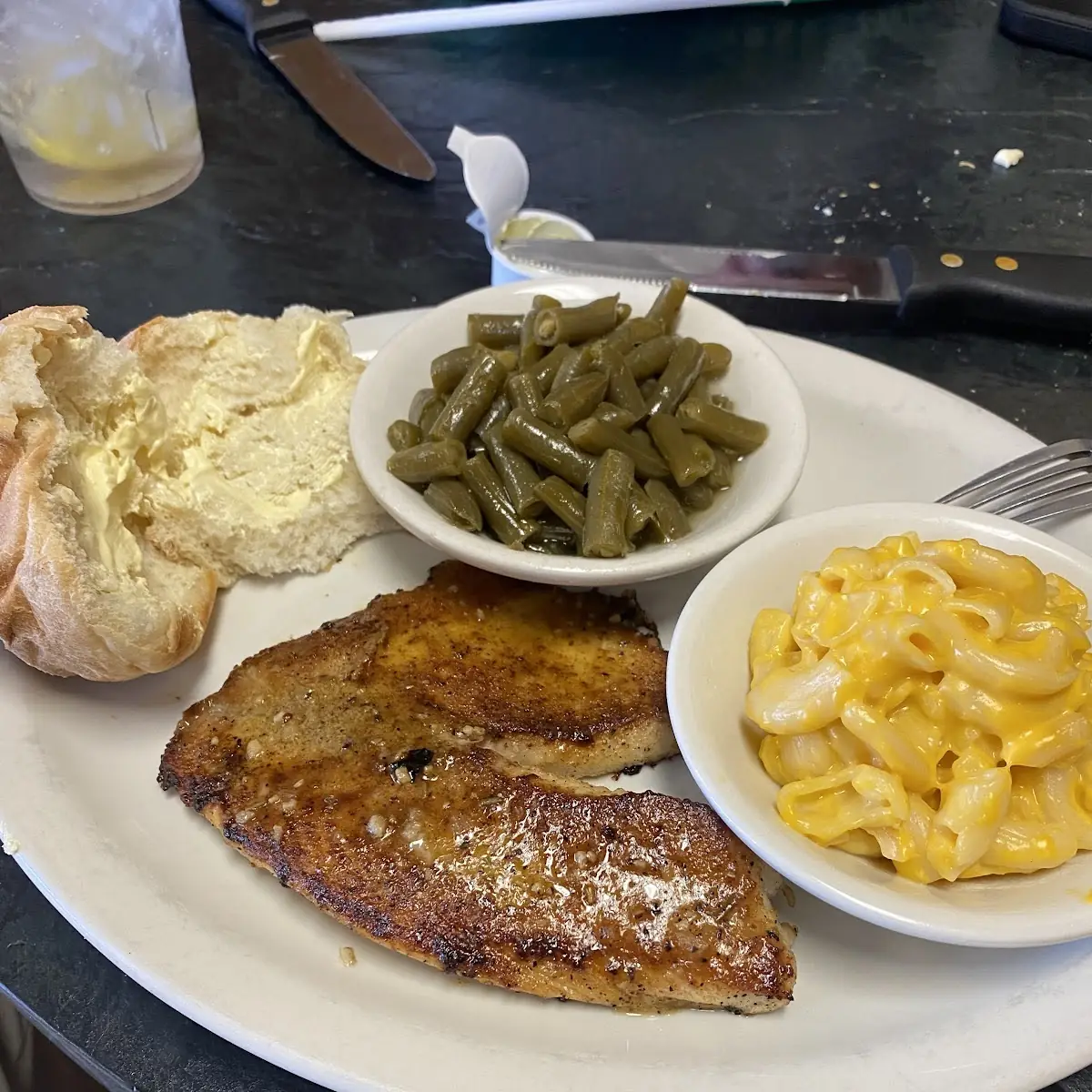 Green Beans and Mac N Cheese