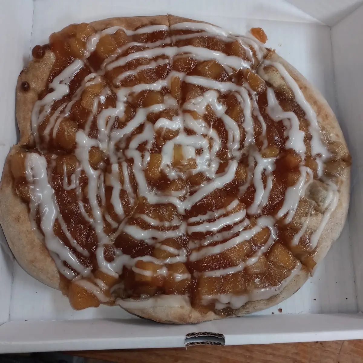 Apple Cinnamon Dessert Pizza