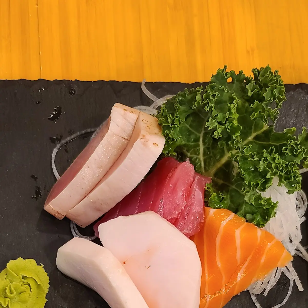4pc Sushi 8pc Sashimi Combo