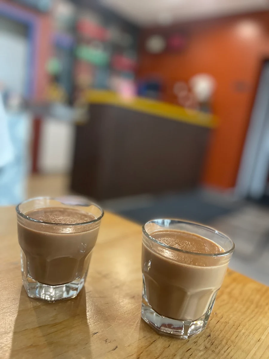 Desi Coffee, Bombay Bar & Grill