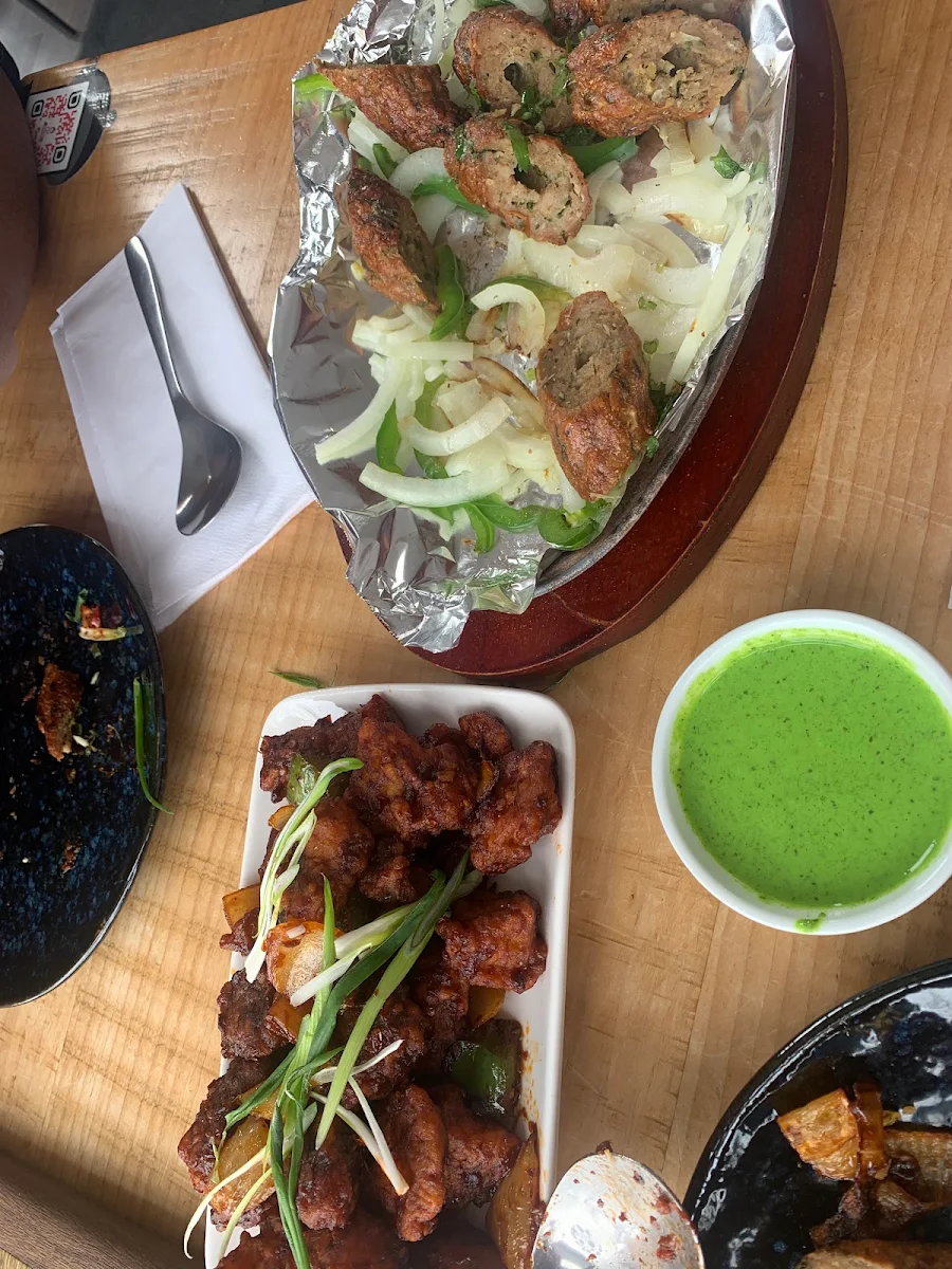Paneer Momo Chilly Tandoor Fried, Bombay Bar & Grill