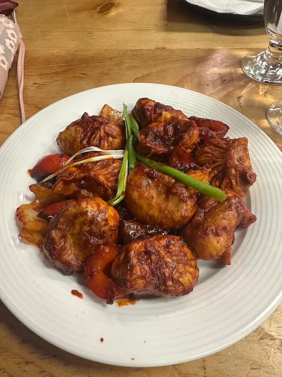 Veg Momo, Bombay Bar & Grill