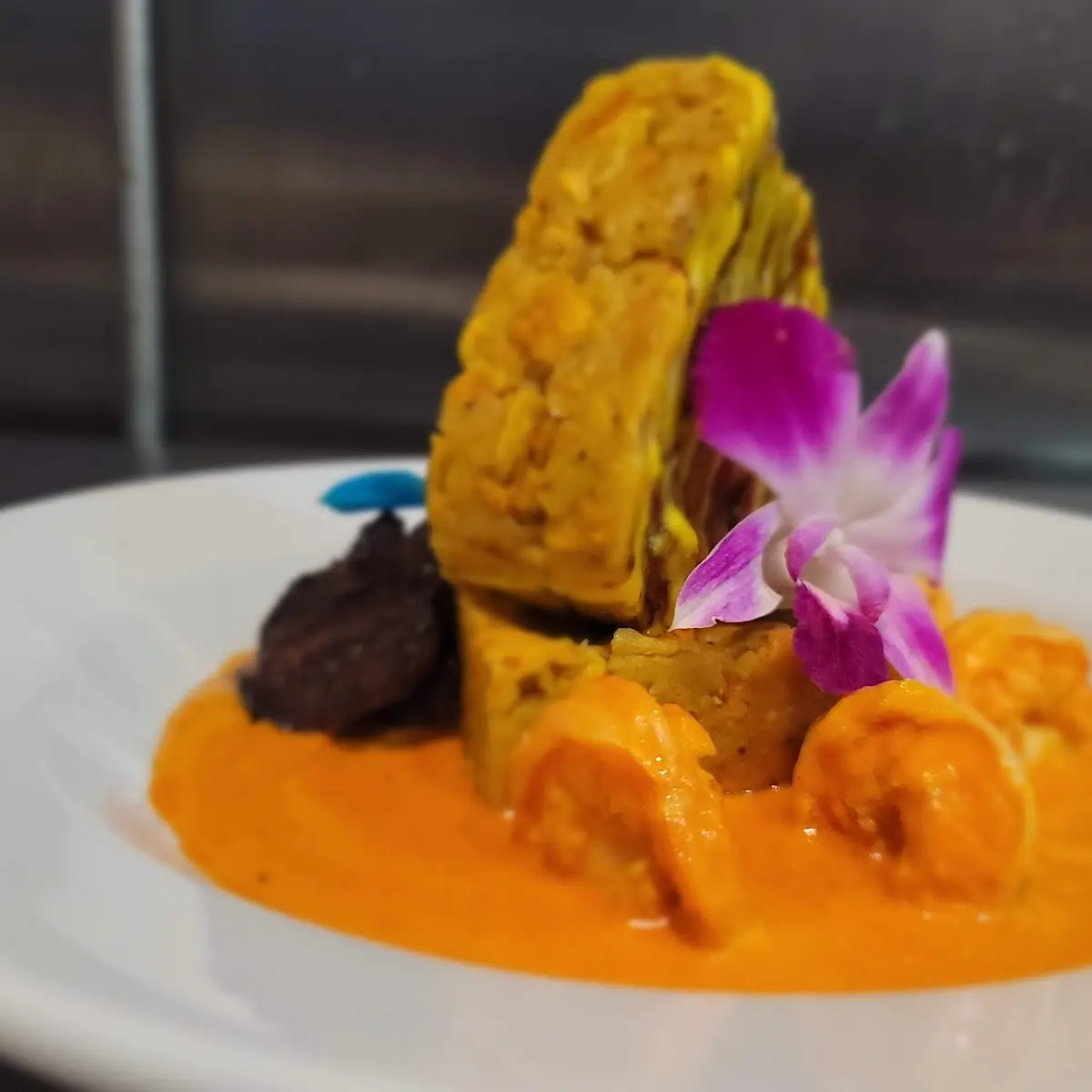 Mofongo Mar Y Tierra Salsa Rosa