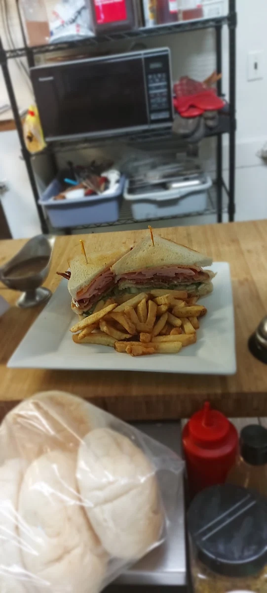 Clubhouse Sandwich, The Flealess Hound Pub