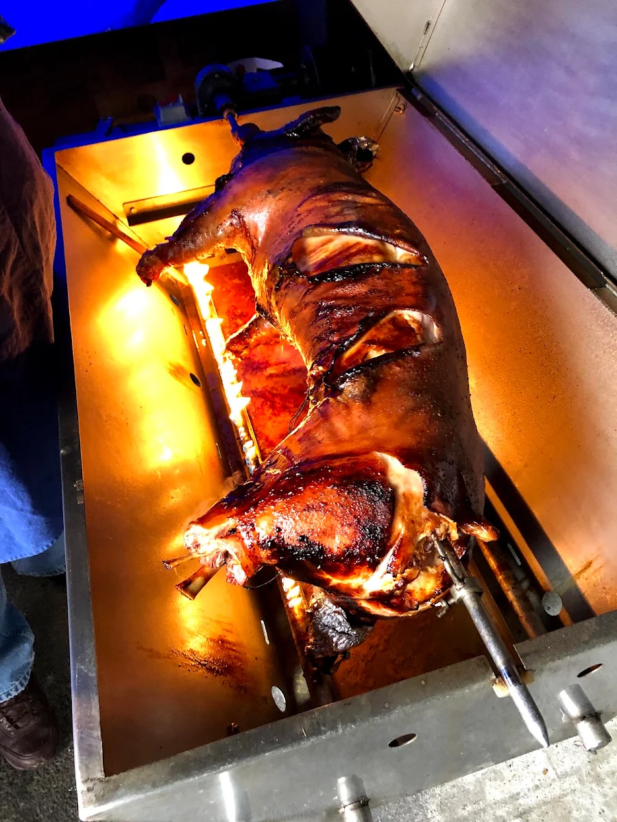 Pig Roast Super Bowl 2019, The Flealess Hound Pub