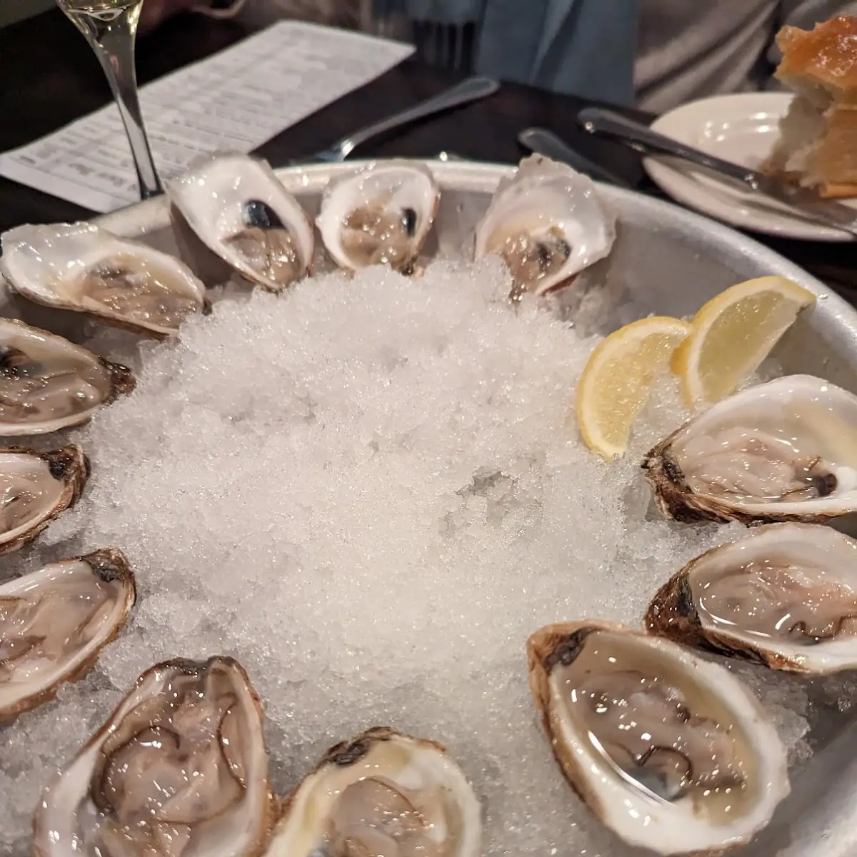 Fresh Oysters with Lemon and Bread