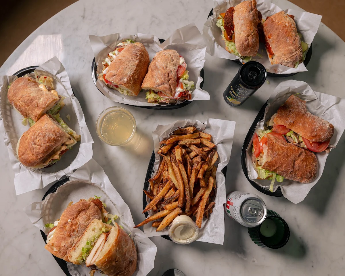 Highlights, Parma Café