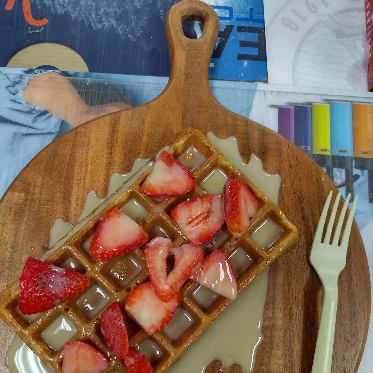 Waffle with Strawberries and White Chocolate