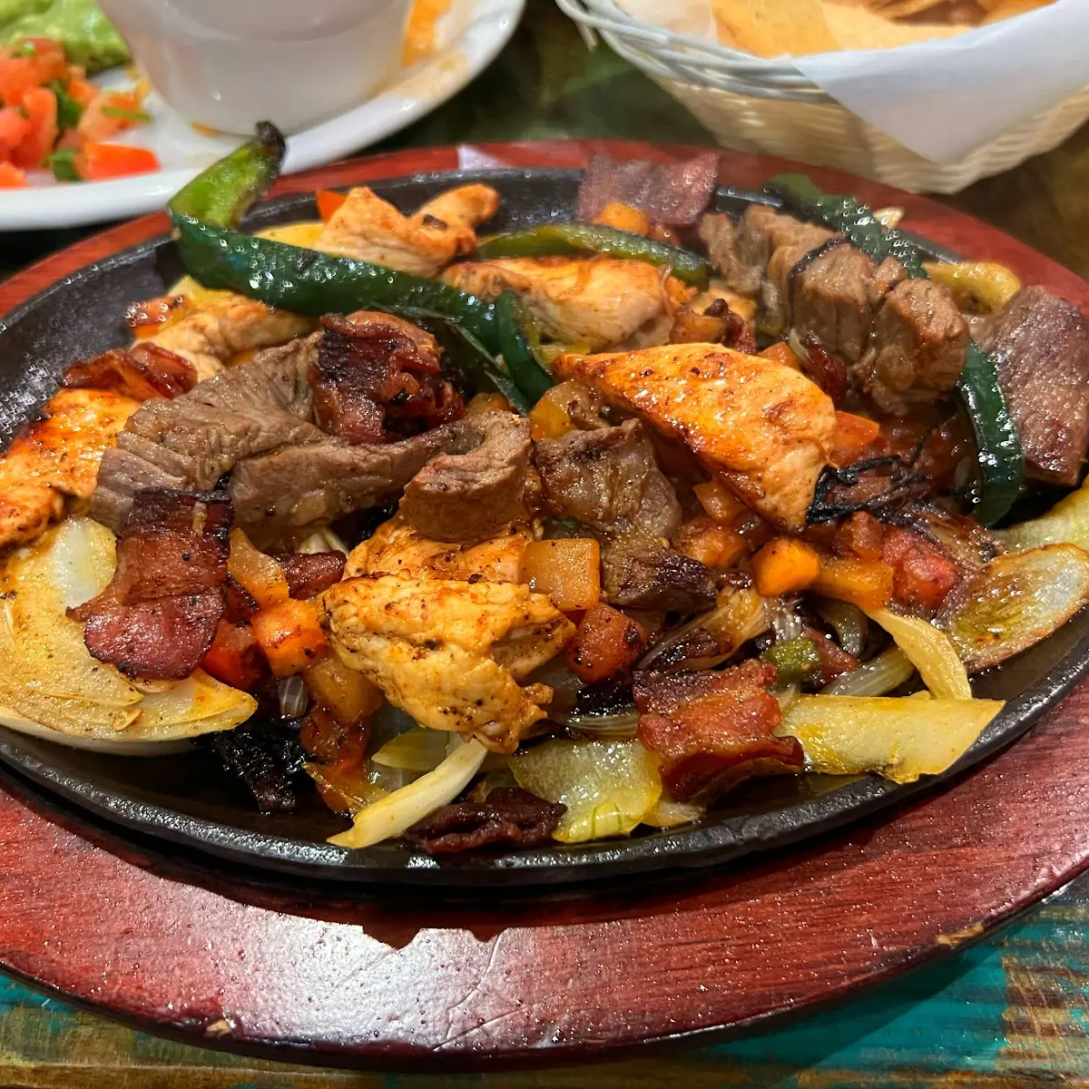 Parrilla Poblana Mixed Beef and Chicken Fajitas