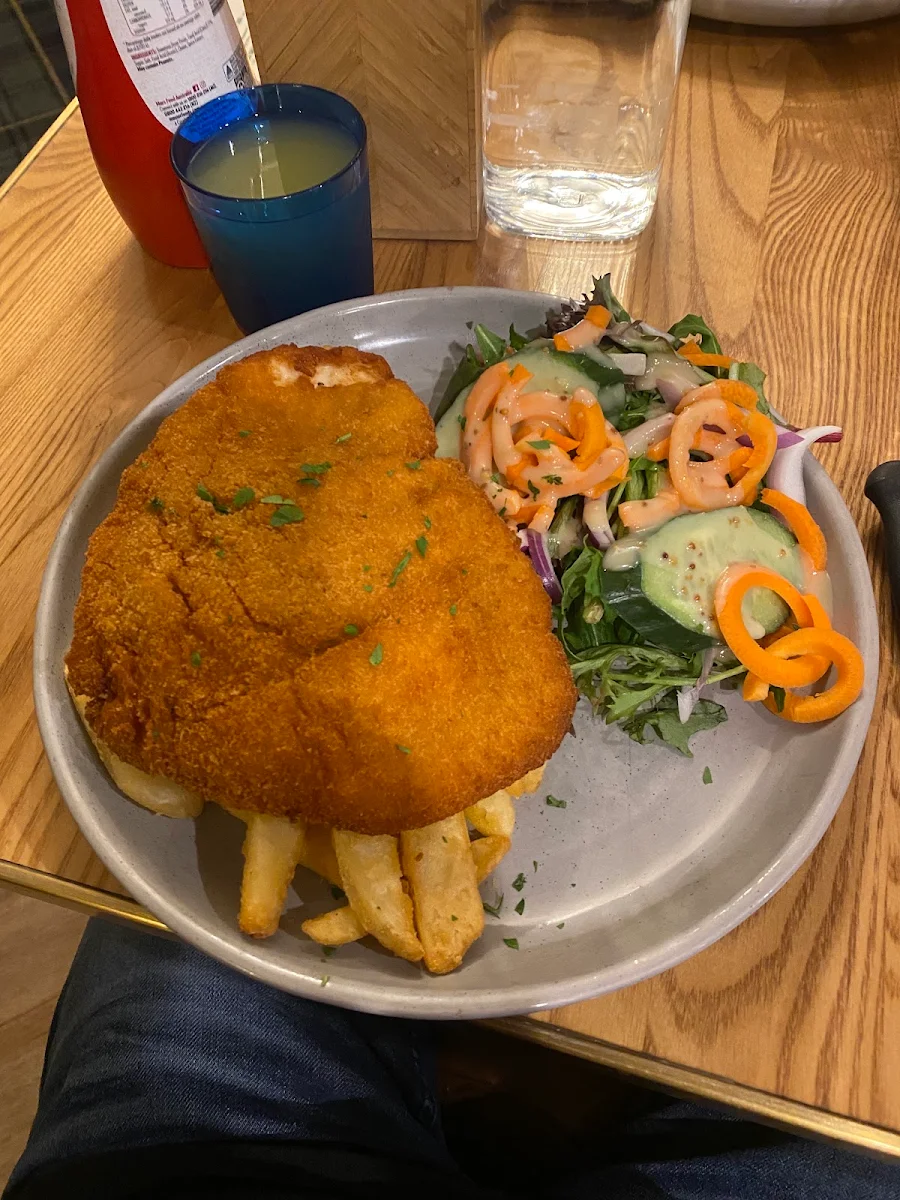 Schnitzel, Paragon Hotel