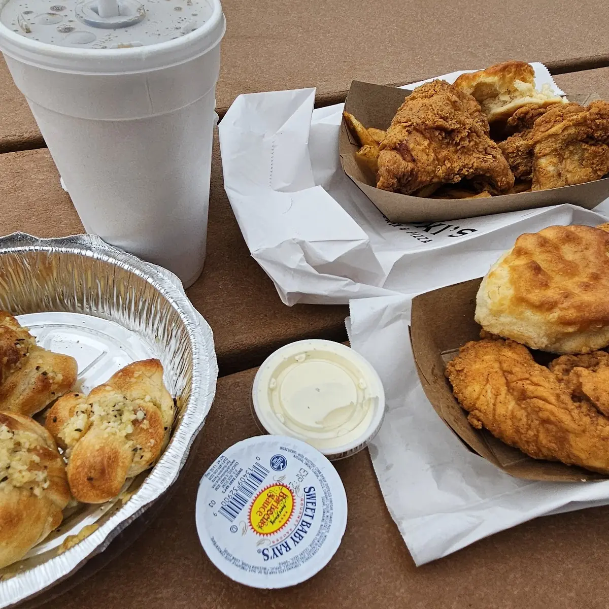 3pc Tender w Biscuit 3pc Garlic Knots