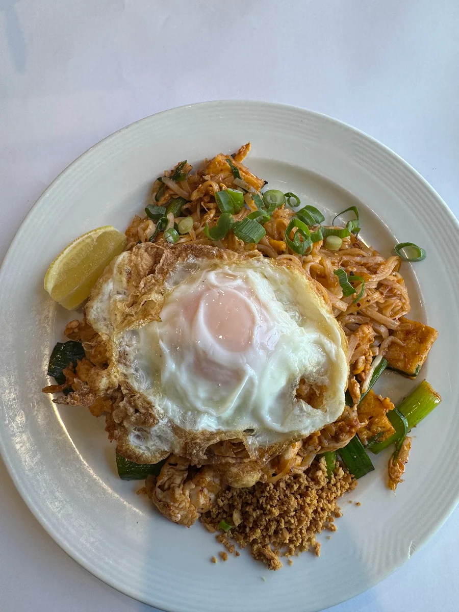 Pad Thai Chicken, Arundel Thai restaurant (Parkwood)