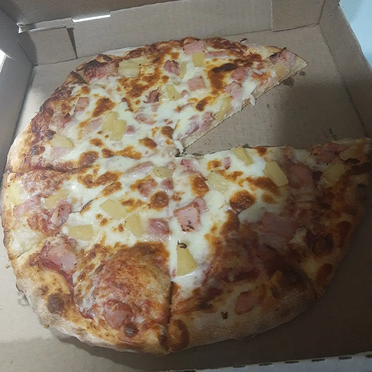 Hawaiian Pizza