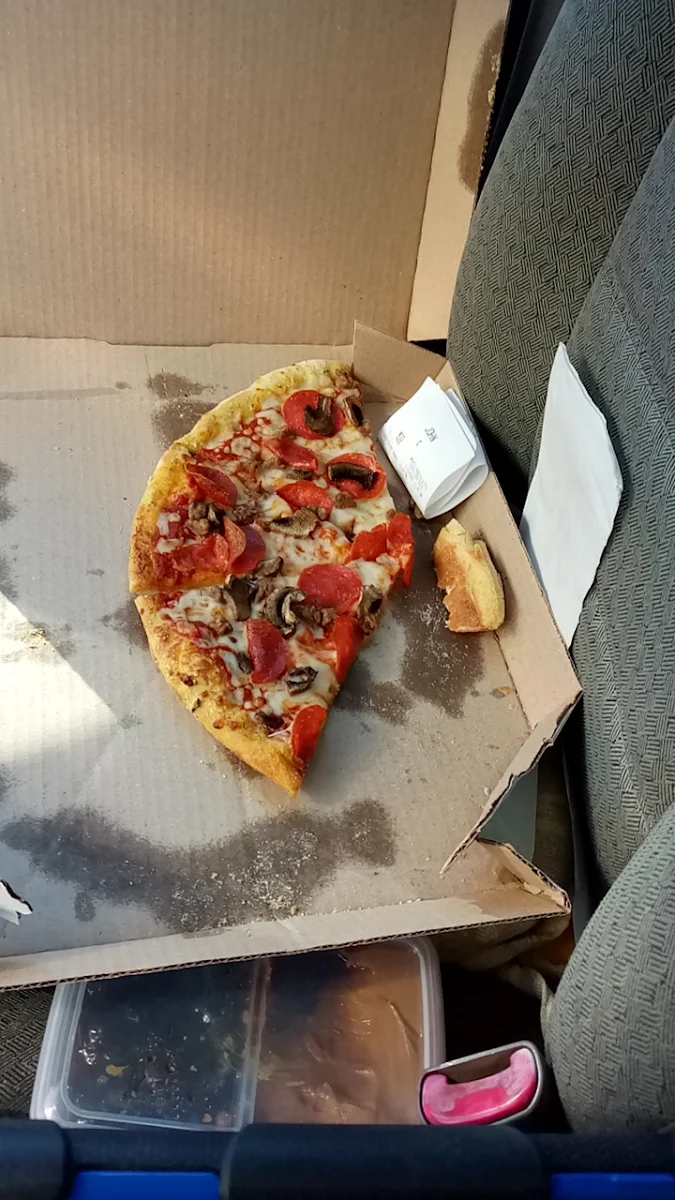 Hamburger Pepperoni Mushroom Pizza