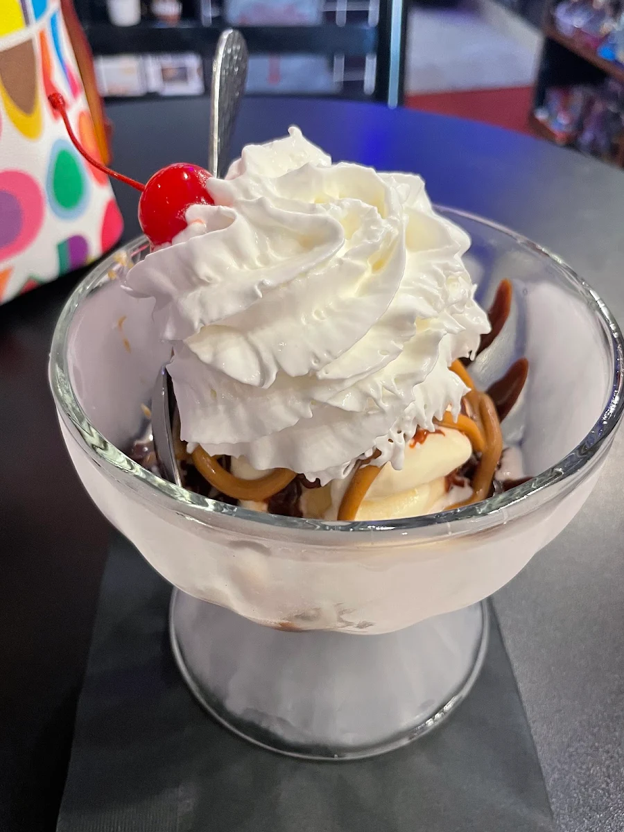 The Hollywood Classic Sundae