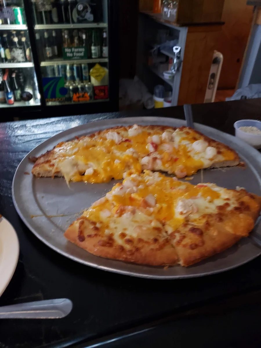 Seafood Pizza