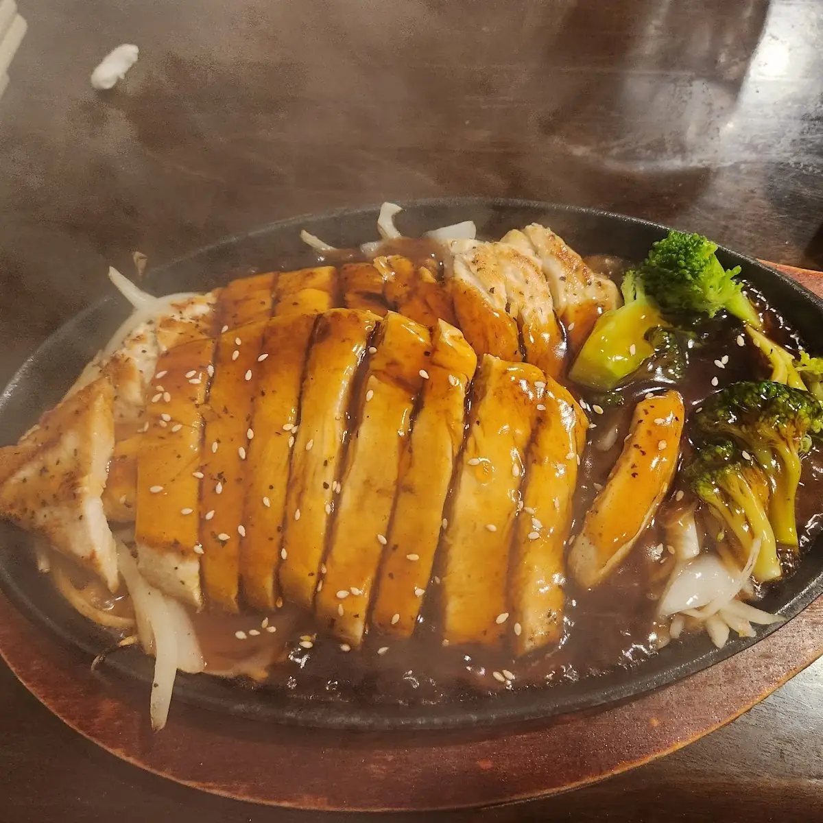 Sizzling Chicken Teriyaki with Broccoli