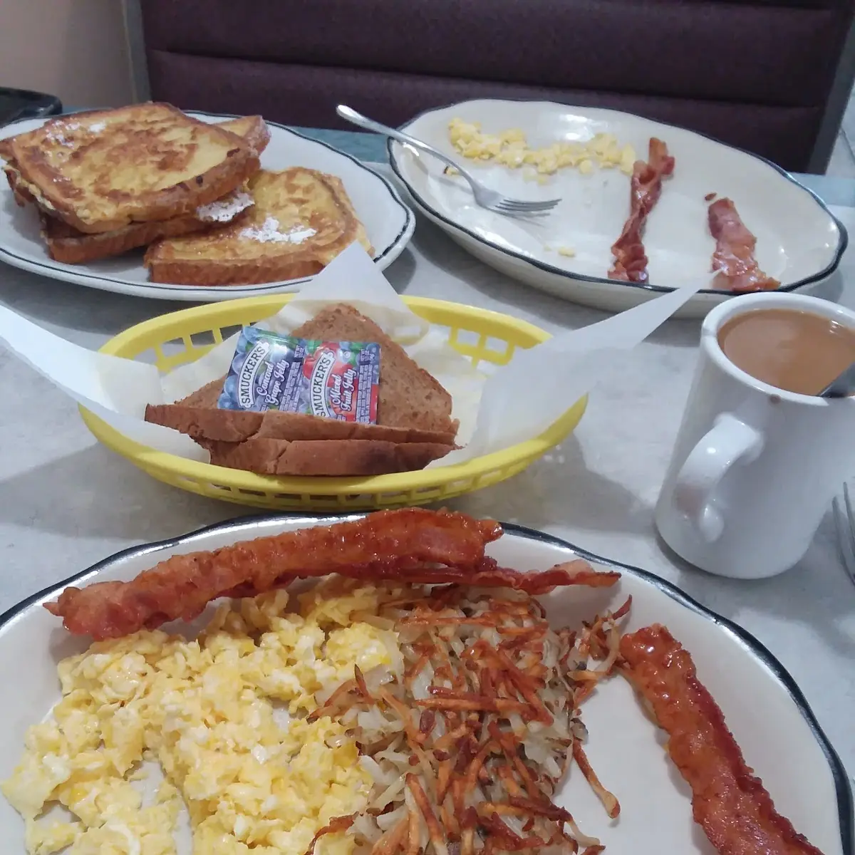 Eggs Hash Browns & Toast