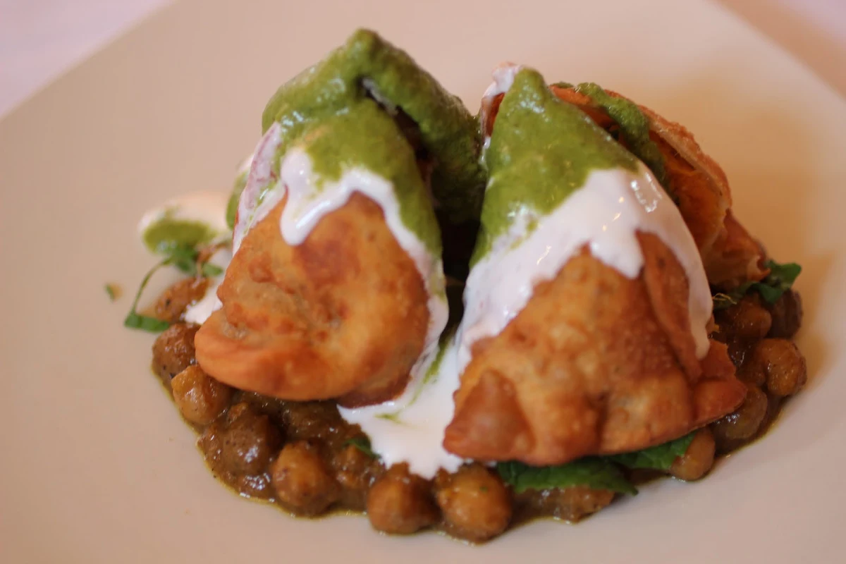 Samosa Chaat, Bombay Roti (East York)