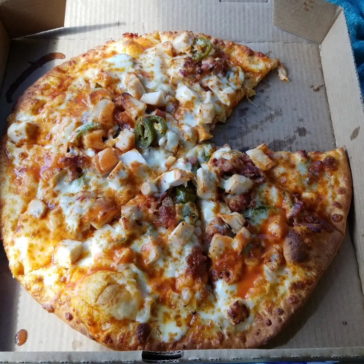 Buffalo Chicken Pizza with Bacon and Jalapenos