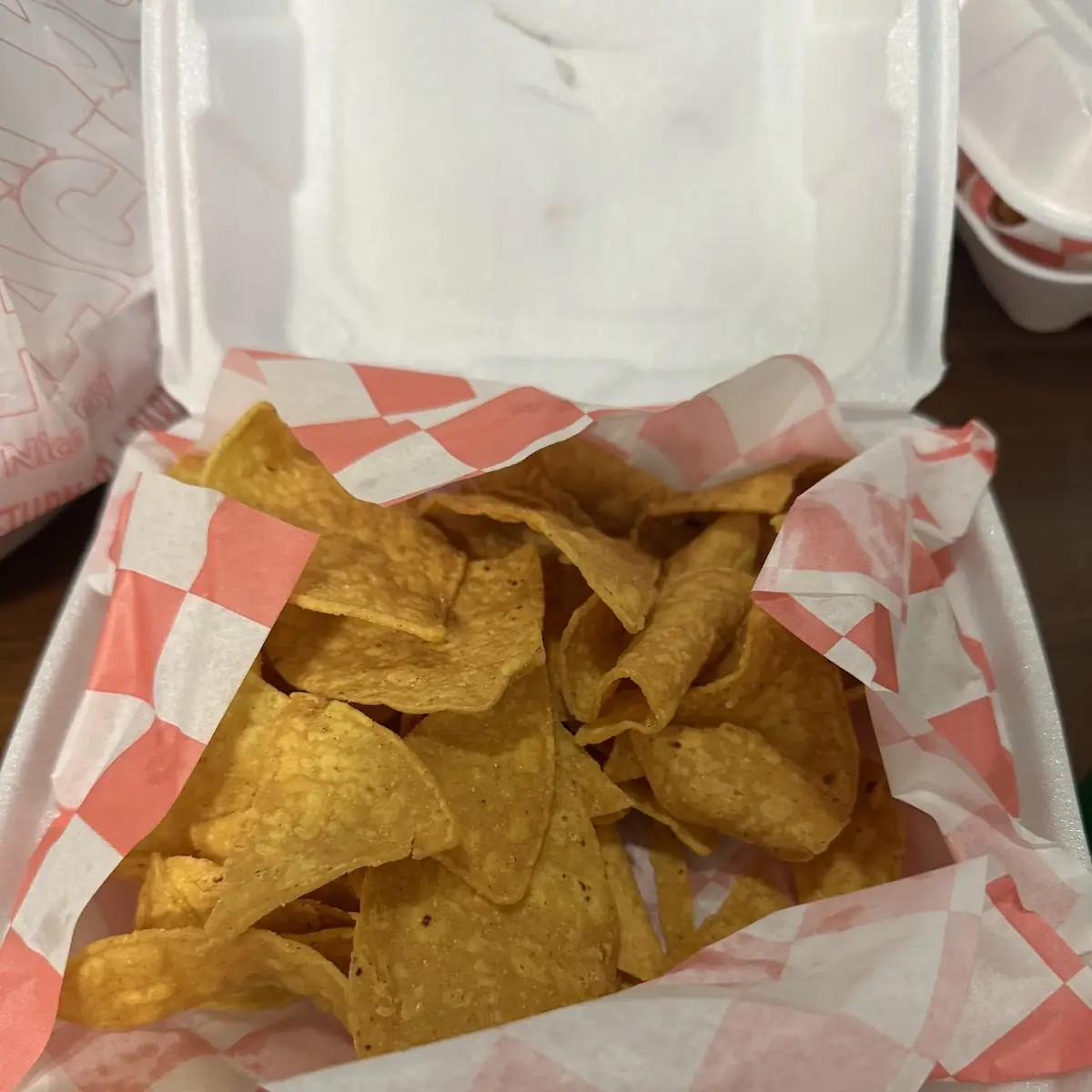 Chips con Queso de Nacho / Chips with Nacho Cheese