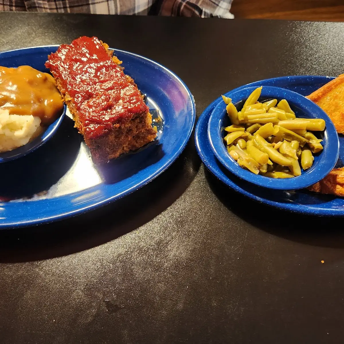 Meatloaf Mashed Potato and Green Beans