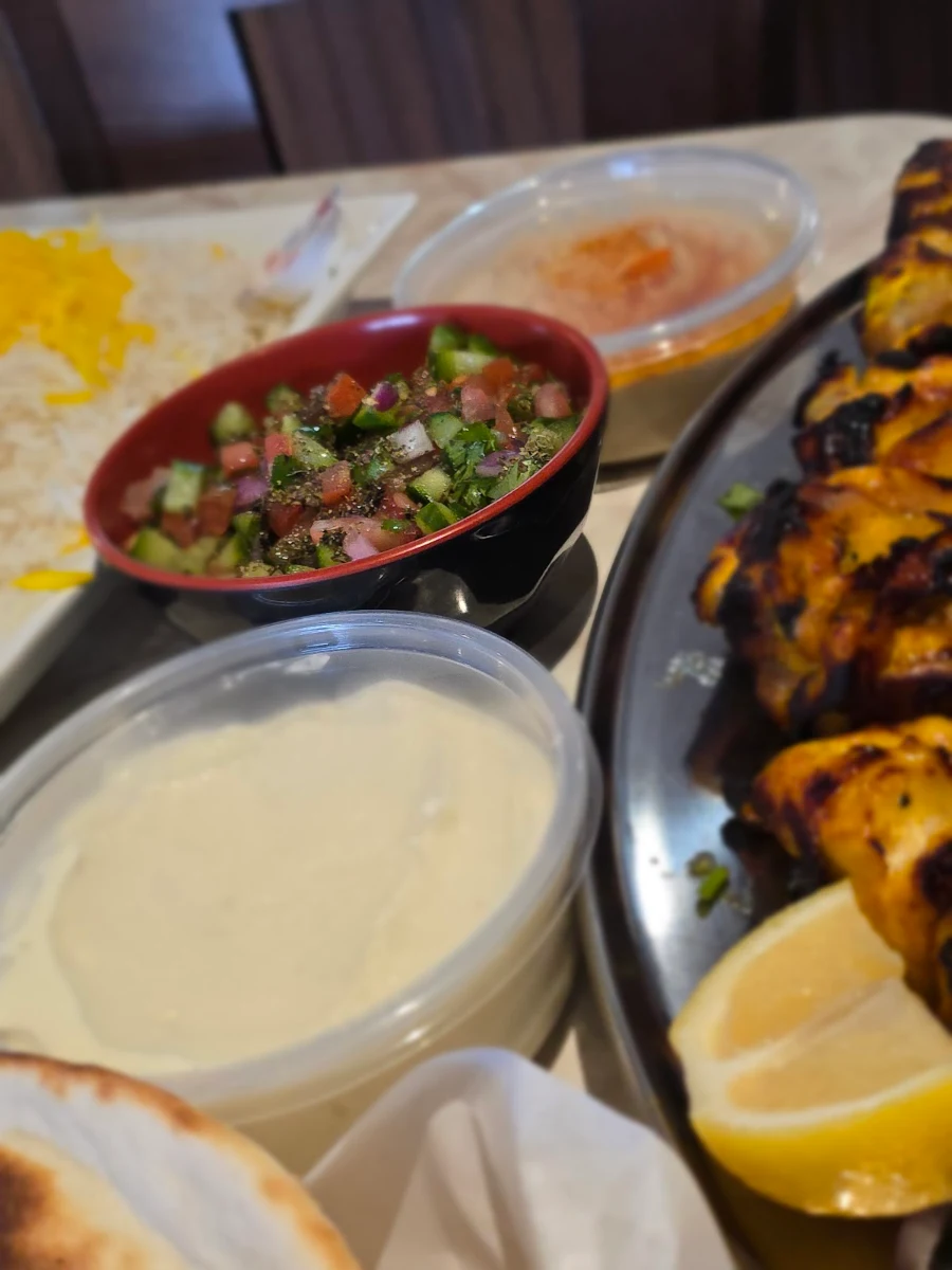 Garlic Sauce Persian Salad