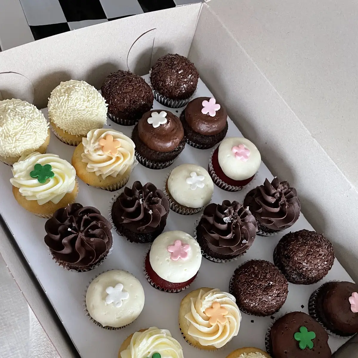 Dozen Assorted Cupcakes