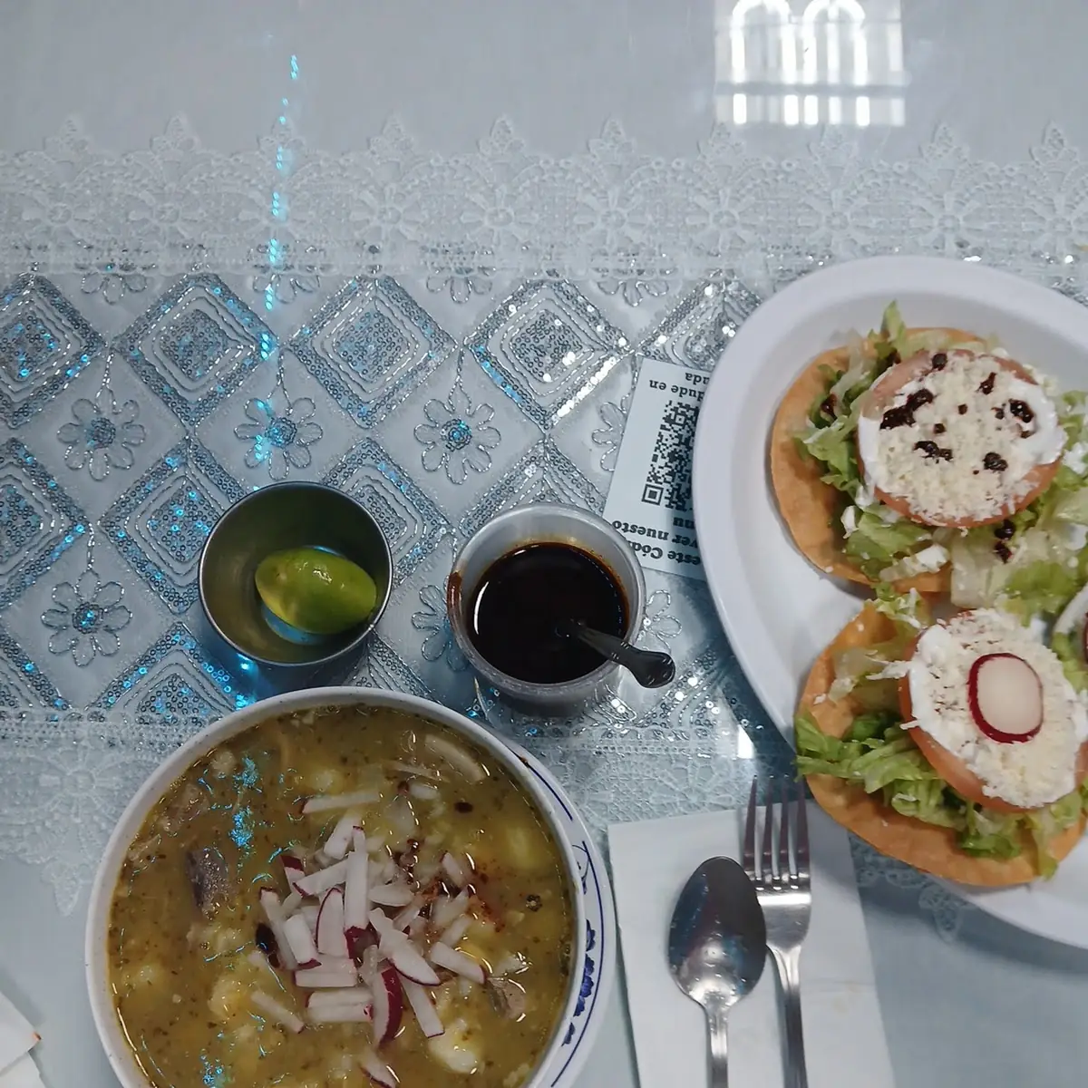 Pozole Verde Con Tostadas