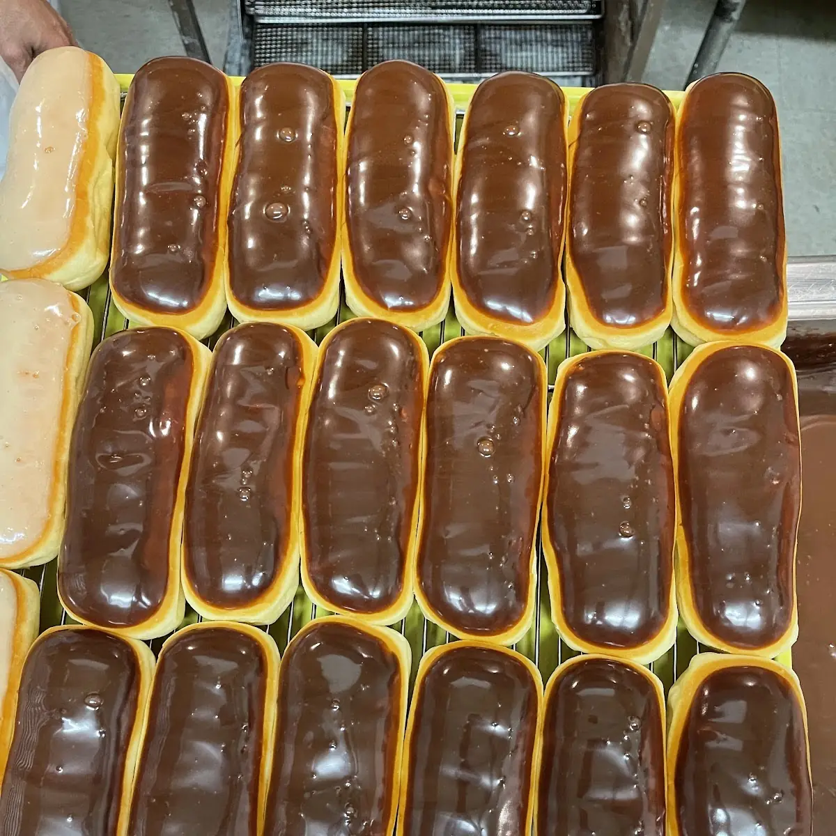 Long John Eclair or Mapple Bar