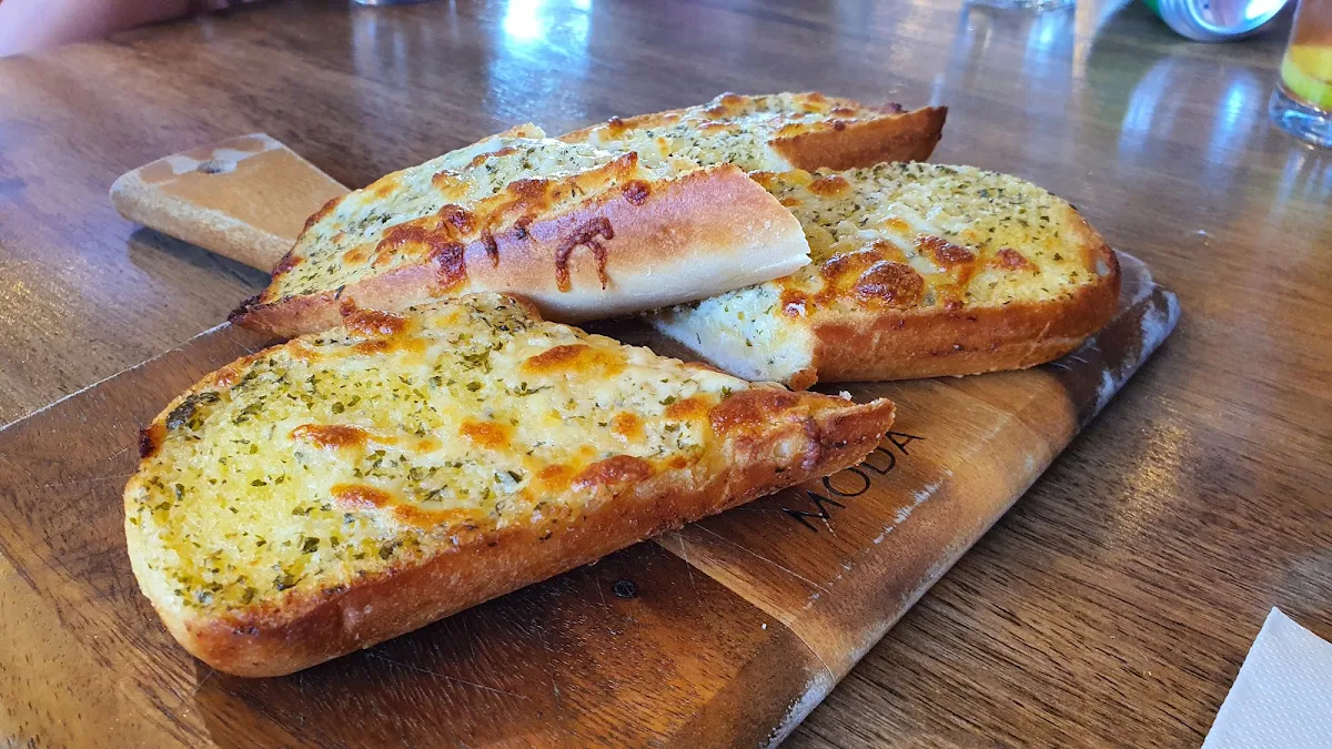 Mozzarella Garlic Bread, Flametrees Restaurant, Cafe & Bar