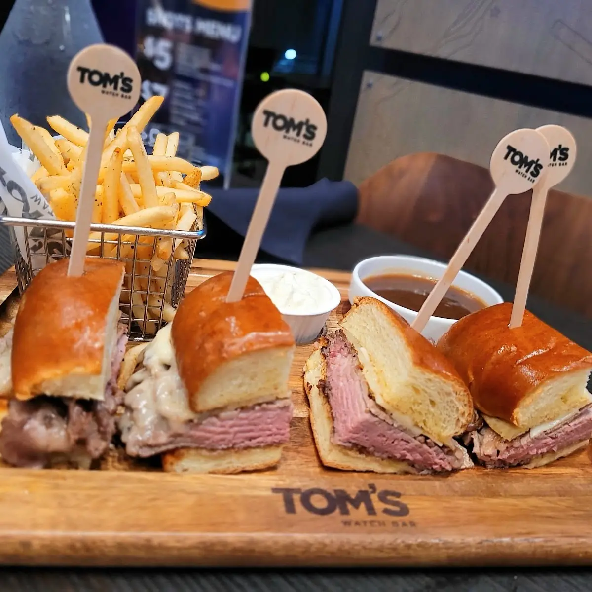 Tom's Famous Prime Rib Dip