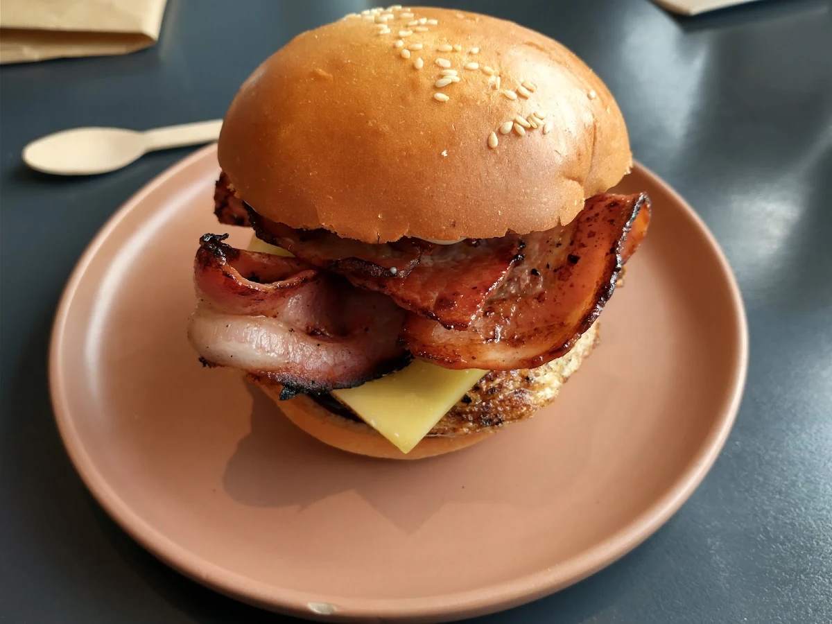 Classic Cheeseburger