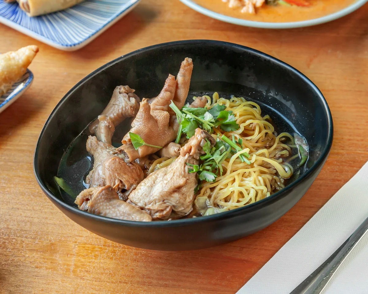 Chicken Chicken Feet Mixed Gravy Noodle, ถั่วทอง TuaThong Thai Restaurant