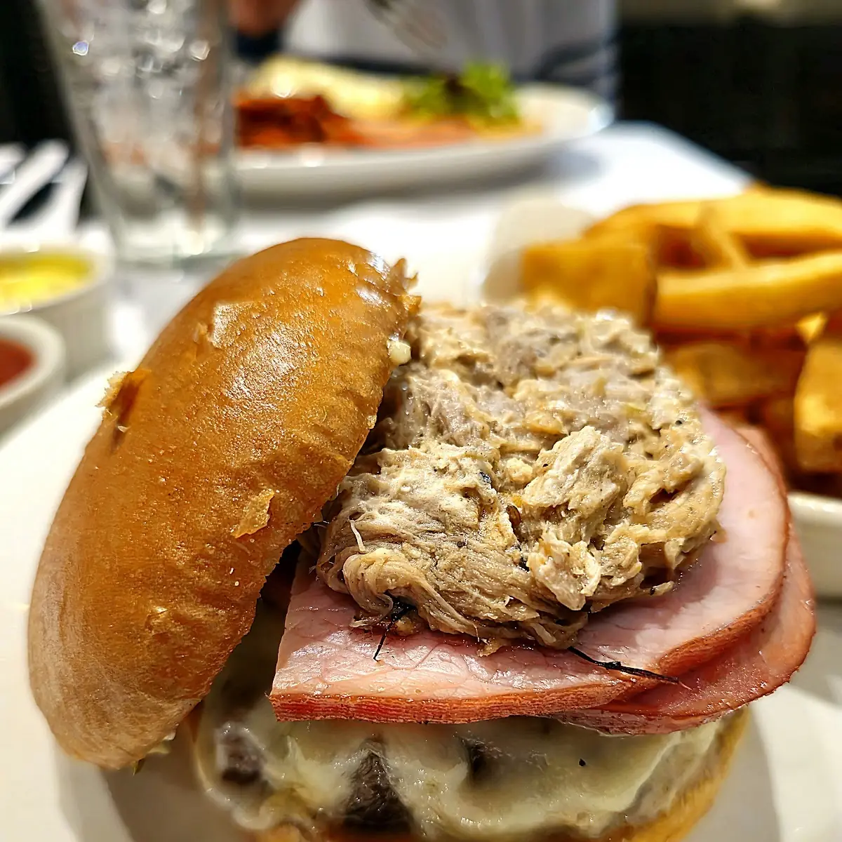 Shula Burger