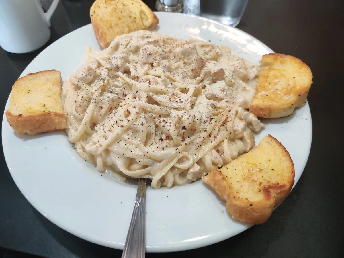 Fettuccine Alfredo